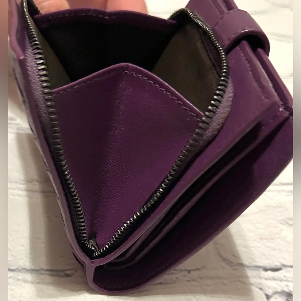 Like New Purple Bottega Veneta Intrecciato Leather Compact Wallet With Box - Picture 12 of 16